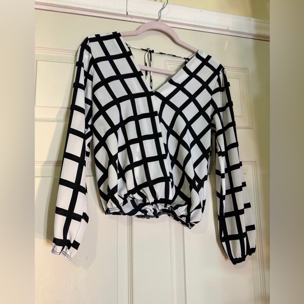 Cropped white striped top